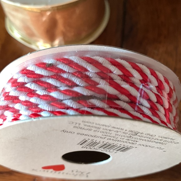 Assorted Holiday Raphia and Ribbon - Picture 3 of 10